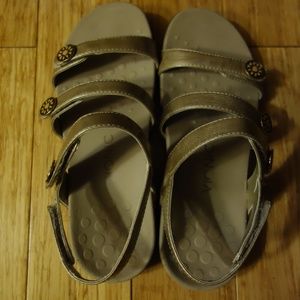 Vionic Sandals Size 7 EUC